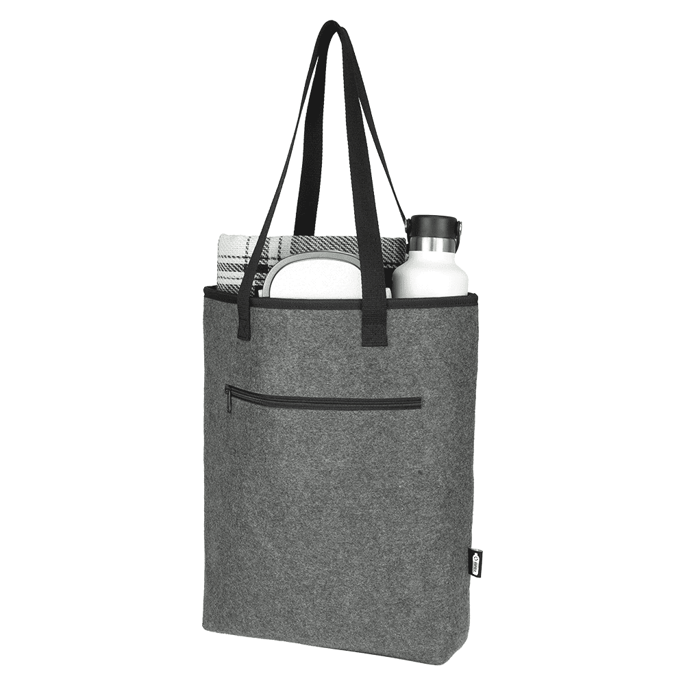 A grey felt cooler tote bag features a small label. The bag is made from recycled materials.