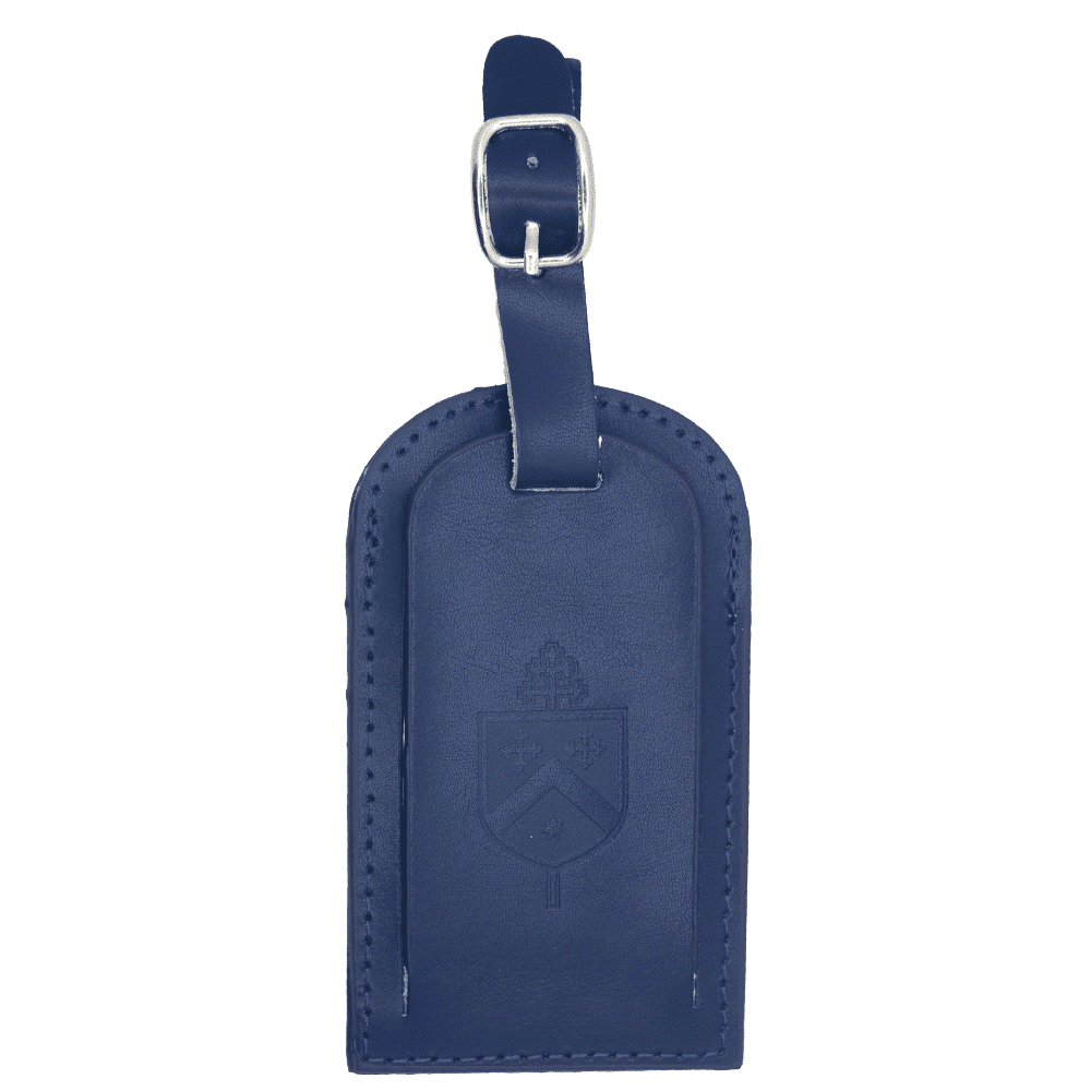 A white luggage tag made of leather, featuring a strap and a discreet logo.