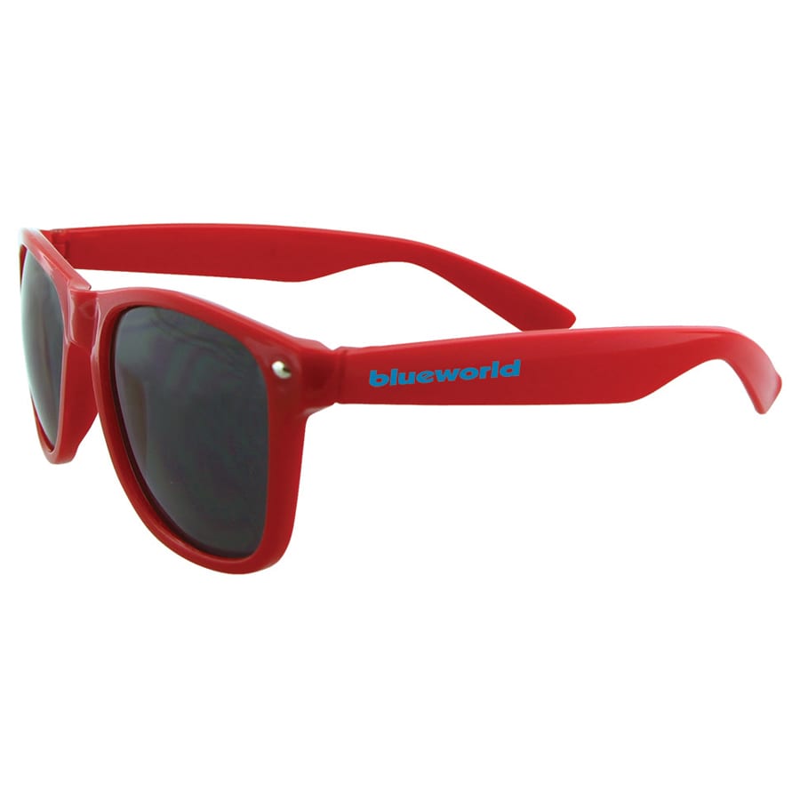 Red sunglasses with dark lenses, featuring a blue logo on the side. Suitable for leisure and outdoor activities.