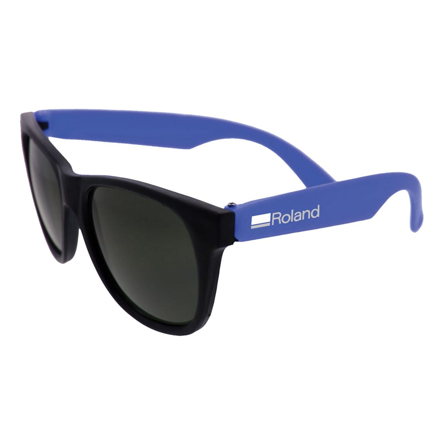 Retro sunglasses featuring black frames and blue arms, with a logo on one side. Ideal for leisure and outdoor activities.