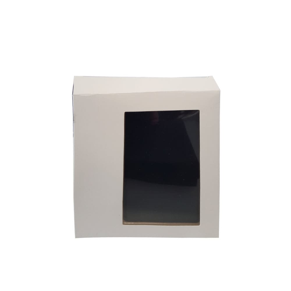 A 4000 mAh powerbank charger in a white box with a clear display front, featuring branding.