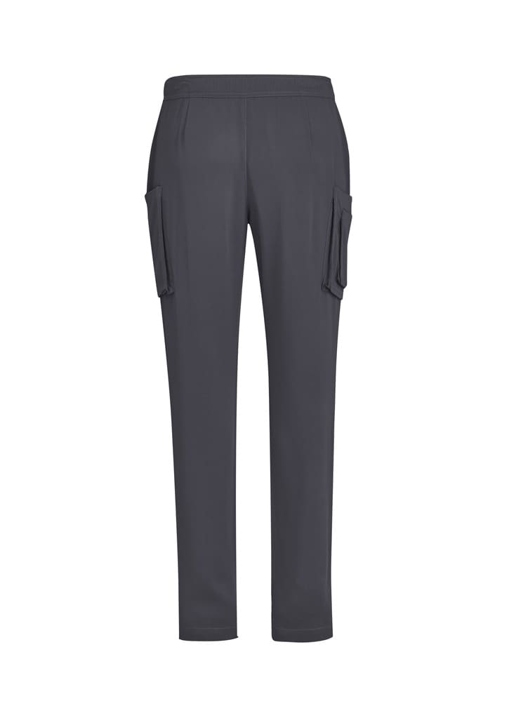 Men's straight leg scrub pants in dark grey, featuring side pockets and an elastic waistband. Includes branding.