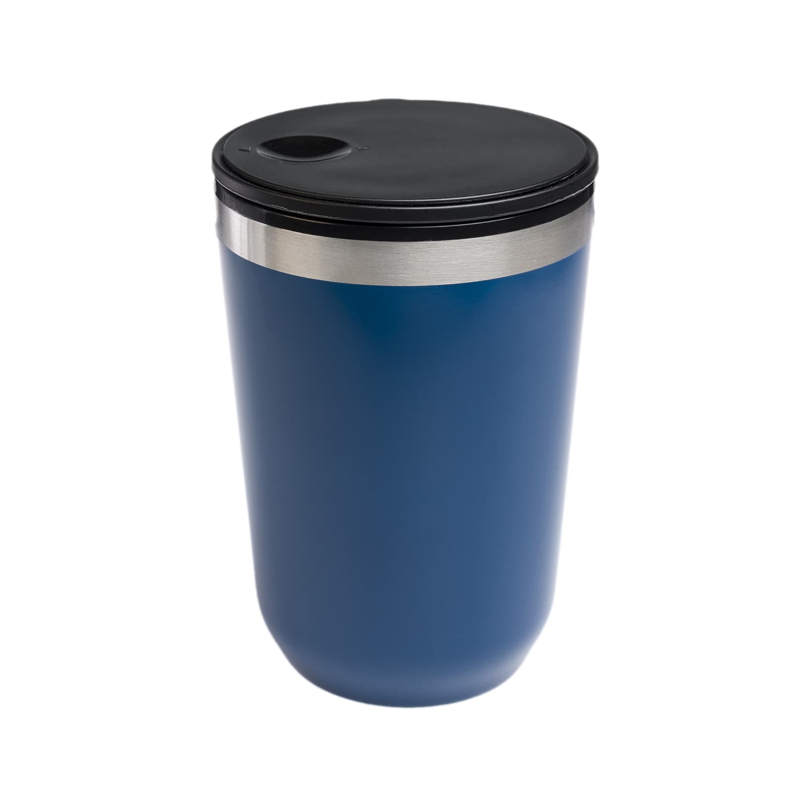 A reusable coffee cup in dark blue with a stainless steel band and a black lid, featuring a small opening.