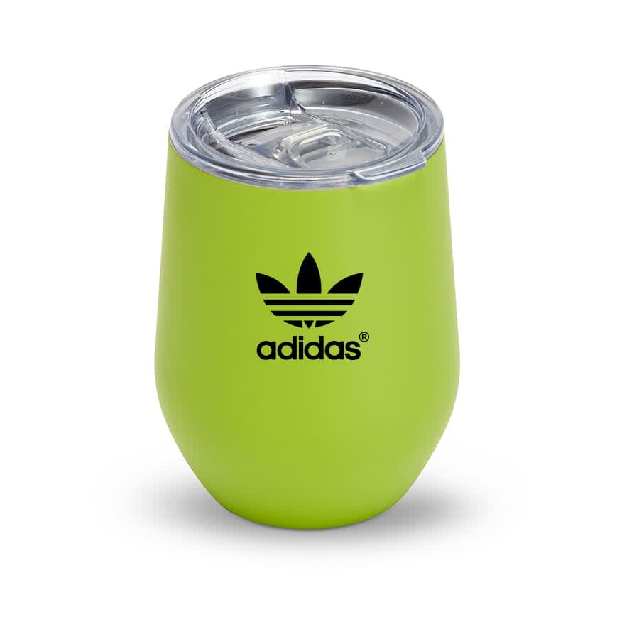 A drink tumbler in vibrant green with a clear lid and a logo. Suitable for beverages.