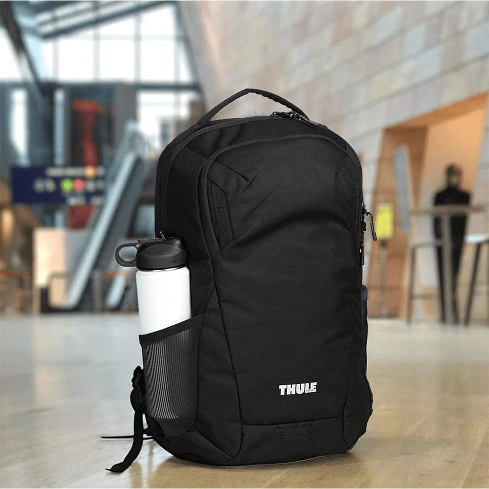 A black Thule Recycled Lumion 16