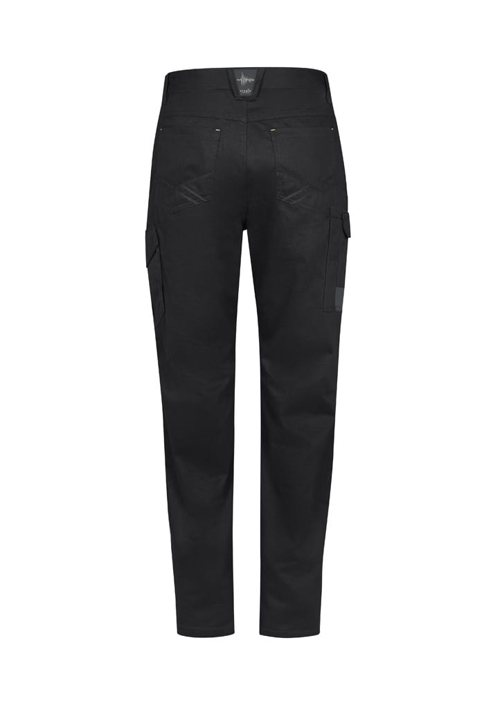 Men’s summer cargo pants in black with side pockets and a logo on the waistband.
